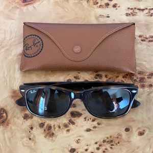 Ray-Ban wayfarer sunglasses